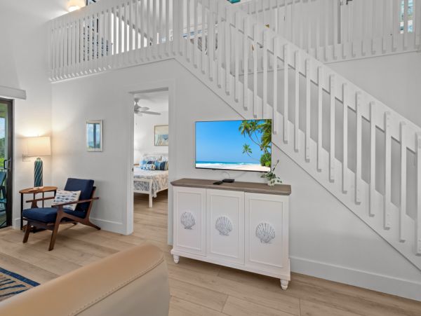 Beautiful Sanibel Vacation Condo - Communal Pool Beach Side Gulf-Front Retreat