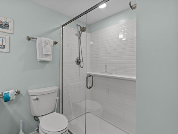 Beautiful Sanibel Vacation Condo - Communal Pool Beach Side Gulf-Front Retreat