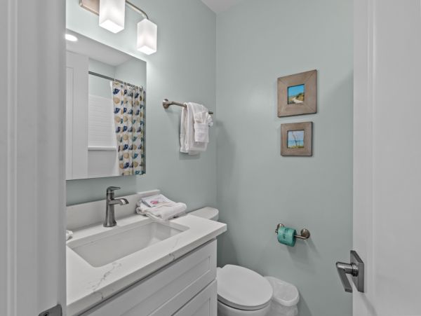 Beautiful Sanibel Vacation Condo - Communal Pool Beach Side Gulf-Front Retreat