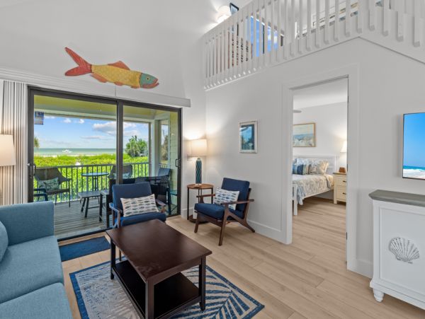 Beautiful Sanibel Vacation Condo - Communal Pool Beach Side Gulf-Front Retreat