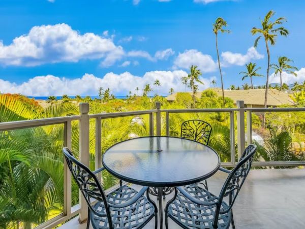 Beautiful Vacation Condo with Communal Pool & Hot Tub