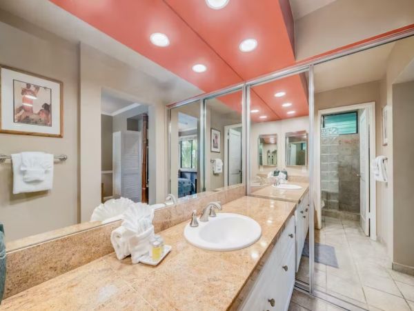 Beautiful Vacation Condo with Communal Pool & Hot Tub
