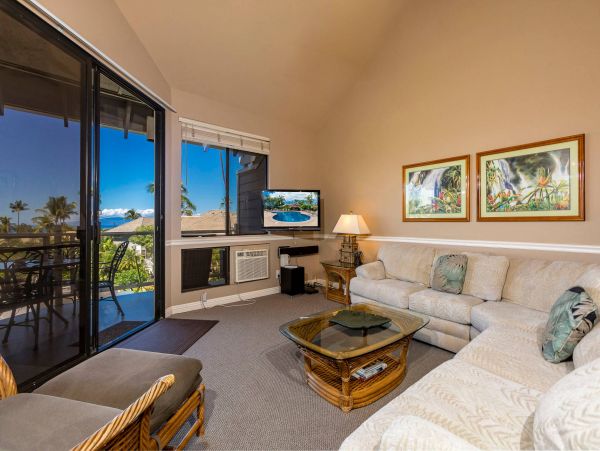 Beautiful Vacation Condo with Communal Pool & Hot Tub