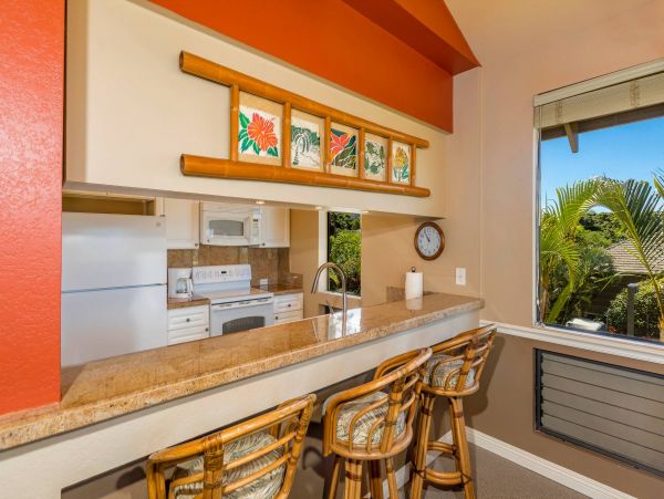 Beautiful Vacation Condo with Communal Pool & Hot Tub