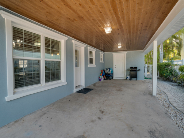 Anna Maria Home Four Bedrooms and Pool - 90 Steps to Beach