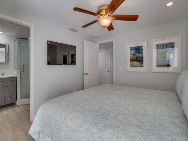 Anna Maria Home Four Bedrooms and Pool - 90 Steps to Beach