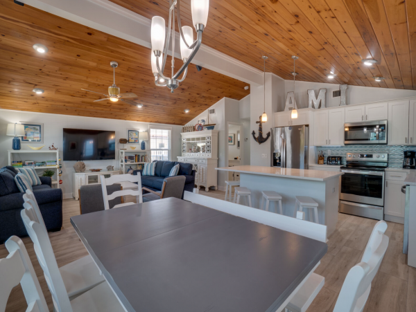 Anna Maria Home Four Bedrooms and Pool - 90 Steps to Beach