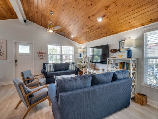 Anna Maria Home Four Bedrooms and Pool - 90 Steps to Beach