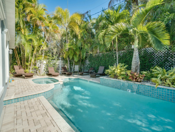 Anna Maria Home Four Bedrooms and Pool - 90 Steps to Beach