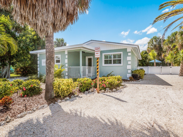 North End of Anna Maria West of Gulf Drive 90 Steps to Beach