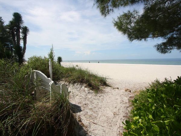 Studio Unit in Anna Maria with One Bathroom Sleeps Two