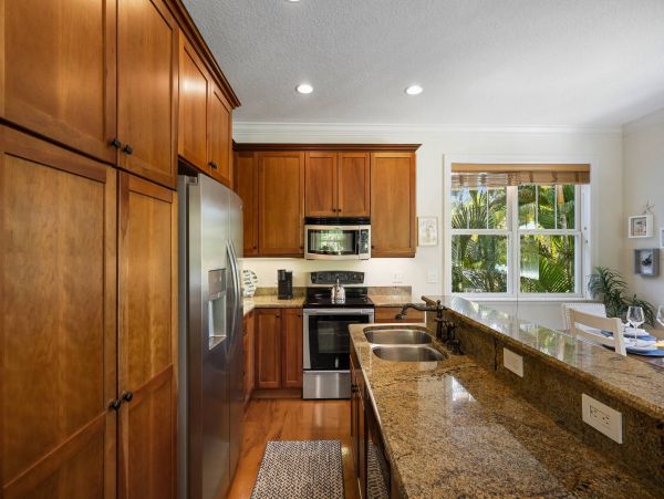 Holmes Beach Vacation Rental Pool Walk to Beach Sleep 6