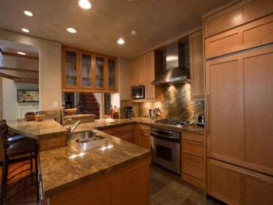 Ski In Ski Out Accommodationa in Vail Colorado that Sleeps 9