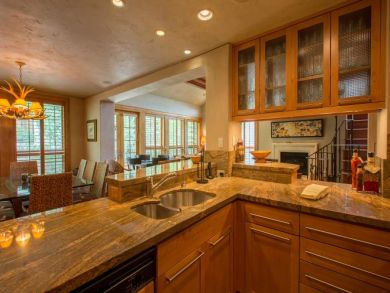 Ski In Ski Out Accommodationa in Vail Colorado that Sleeps 9