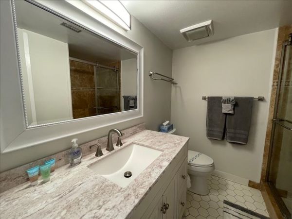 Anna Maria Island Beachfront 2 Bedroom Condo Sleeps 6