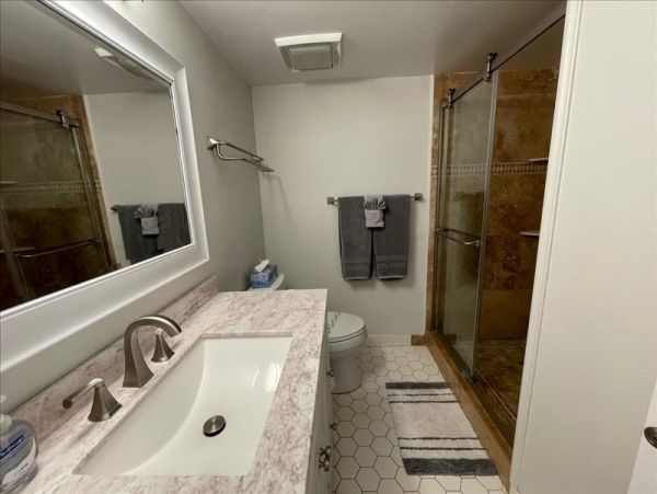 Anna Maria Island Beachfront 2 Bedroom Condo Sleeps 6
