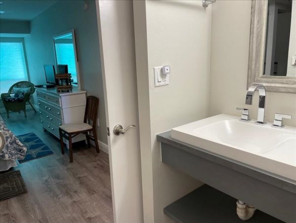 Anna Maria Island Beachfront 2 Bedroom Condo Sleeps 6