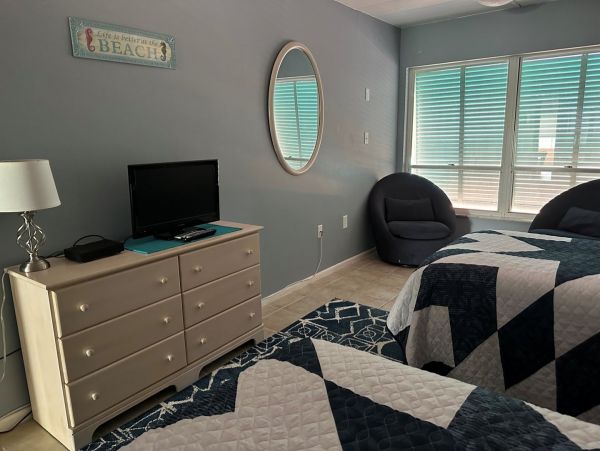 Anna Maria Island Beachfront 2 Bedroom Condo Sleeps 6