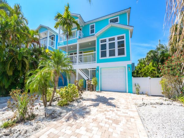 Anna Maria Island Vacation Rental with Pool & Balconies