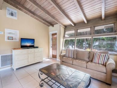 Anna Maria 2 Bedroom Vacation Rental Sleeps 6 Walk to Beach