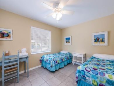Anna Maria 2 Bedroom Vacation Rental Sleeps 6 Walk to Beach