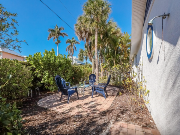 All About the Pool & Entertaining Area One Block to Beach