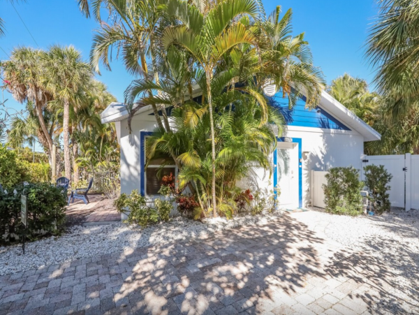 All About the Pool & Entertaining Area One Block to Beach