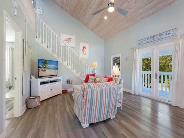 Charming Pool Home for Rent on Anna Maria