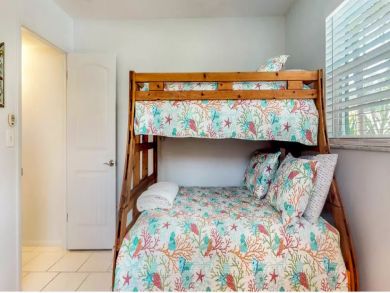 Anna Maria Beach Cottage West of Gulf Drive 3 Bedrooms