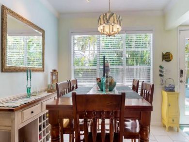 Anna Maria Beach Cottage West of Gulf Drive 3 Bedrooms