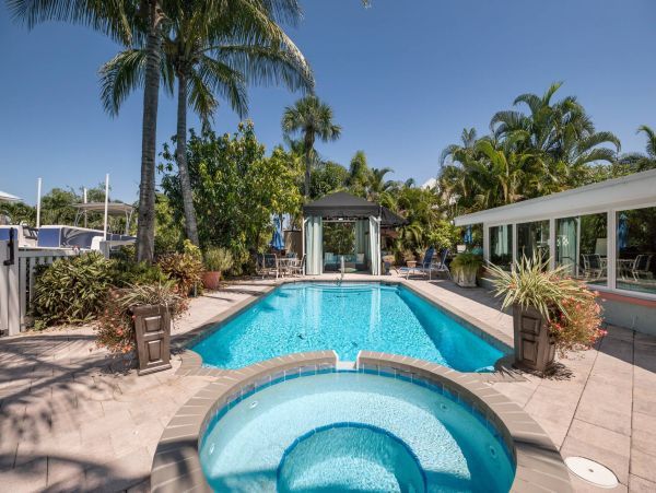 Anna Maria Island Luxury Rental with Three Bedrooms