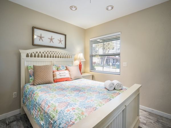 Anna Maria 4 Bedroom Rental Home - 100 Yards to Beach