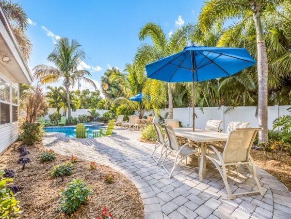 Anna Maria 4 Bedroom Rental Home - 100 Yards to Beach