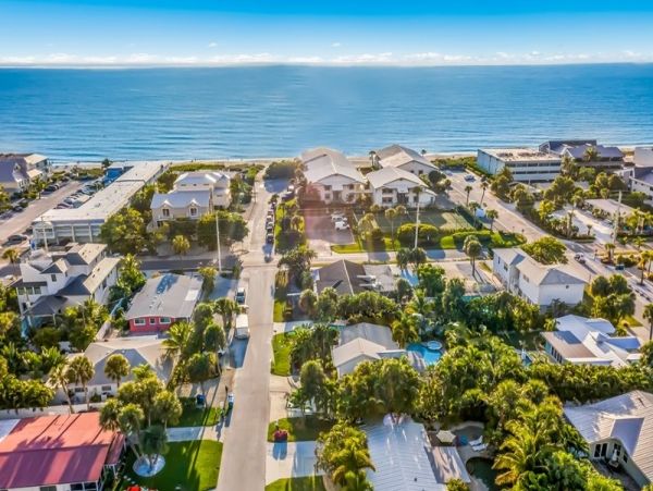Anna Maria 4 Bedroom Rental Home - 100 Yards to Beach