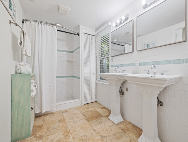 Anna Maria Luxury Home A Block to the Beach Private Pool