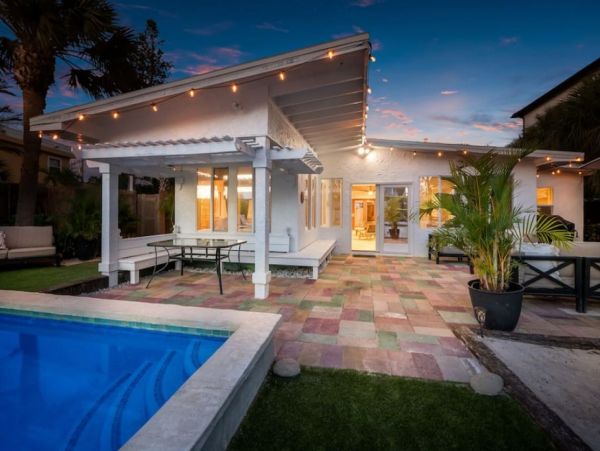 Anna Maria Four Bedroom Vacation Rental Steps to the Beach