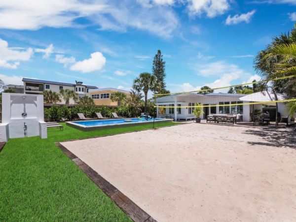 Anna Maria Four Bedroom Vacation Rental Steps to the Beach