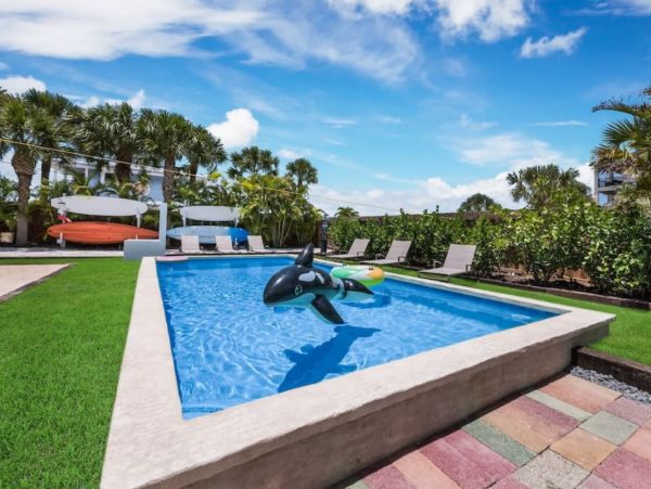 Anna Maria Four Bedroom Vacation Rental Steps to the Beach