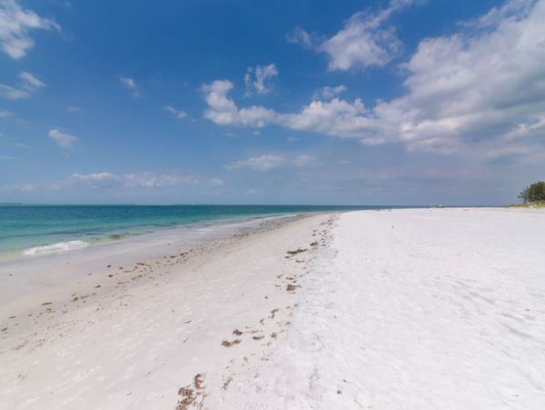 Anna Maria Four Bedroom Vacation Rental Steps to the Beach