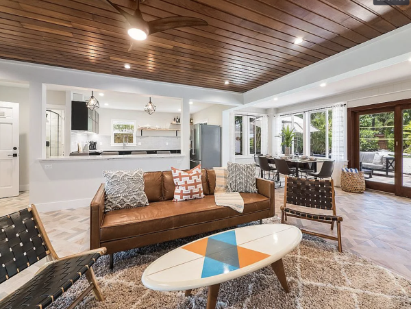 Anna Maria Four Bedroom Luxury Beach Vacation Home- Steps to the Beach GOLF CART & POOL, VOLLEY BALL