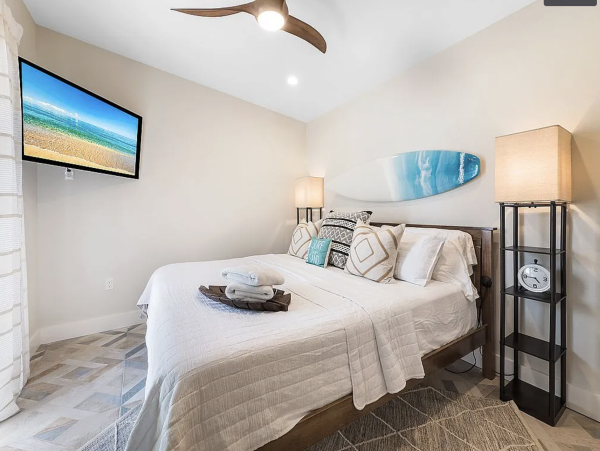 Anna Maria Four Bedroom Luxury Beach Vacation Home- Steps to the Beach GOLF CART & POOL, VOLLEY BALL