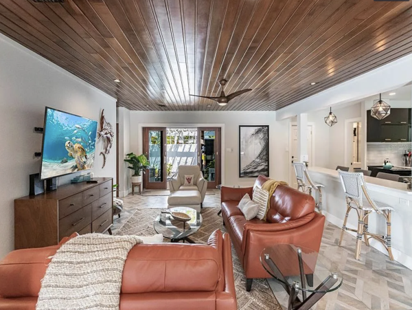 Anna Maria Four Bedroom Luxury Beach Vacation Home- Steps to the Beach GOLF CART & POOL, VOLLEY BALL