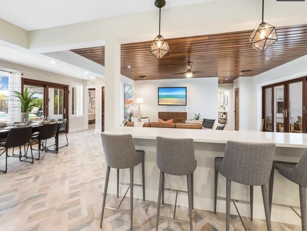 Anna Maria Four Bedroom Luxury Beach Vacation Home- Steps to the Beach GOLF CART & POOL, VOLLEY BALL