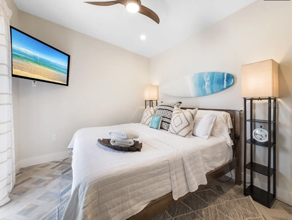 Anna Maria Four Bedroom Luxury Beach Vacation Home- Steps to the Beach GOLF CART & POOL, VOLLEY BALL
