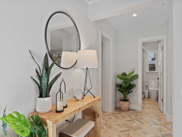 Anna Maria Four Bedroom Luxury Beach Vacation Home- Steps to the Beach GOLF CART & POOL, VOLLEY BALL