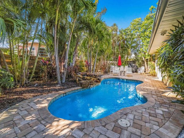 Anna Maria Island Three Bedroom Vacation Property for Rent