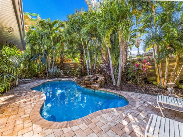 Anna Maria Island Three Bedroom Vacation Property for Rent