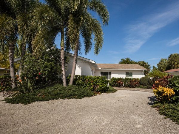 Anna Maria 3 Bedroom Pool Home - Outdoor Entertaining Areas