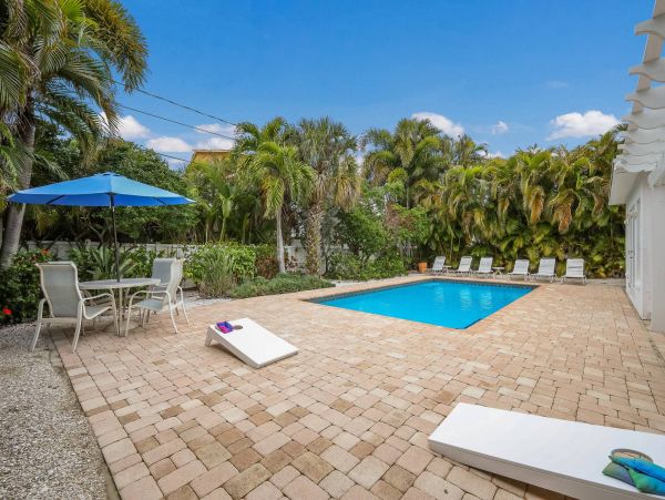 Anna Maria 3 Bedroom Pool Home - Outdoor Entertaining Areas