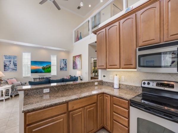 Holmes Beach 3 Bedroom Home With Amazing Outdoor Escape